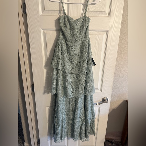 Lulus Tiered Blue Lace Dress - Size L - Bridesmaid/Formal Dress - Picture 3 of 5